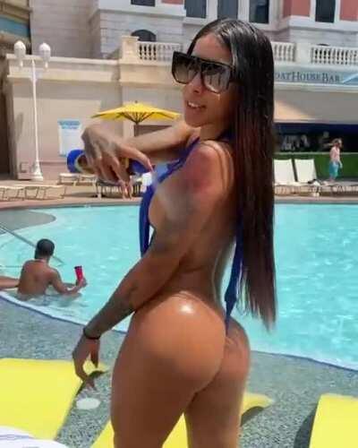 🍑🍑🍑 esta buenísima mestiza via IG