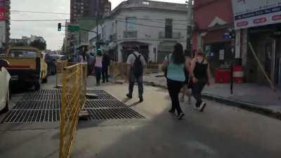 TBT: El video que hice hace como 3 a&ntilde;os del recorrido que hacia todos los dias al trabajo en bici. (esta vez fui de contramano a proposito por Rivadavia y pase por el Obelisco para que este en el video, no era la ruta normal)