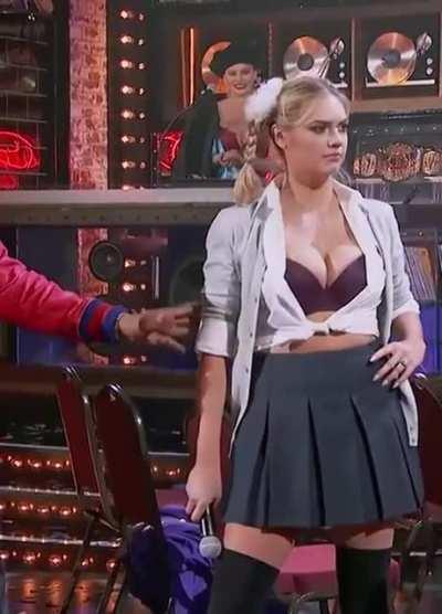 Another one of my favorites. Shows her very underrated booty and some jiggles as well!