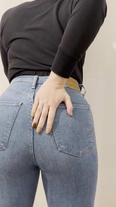 Don't be so shy and have a sniff 😏