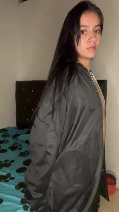 Guys generally call me cute but never hot... Am I hot latina?