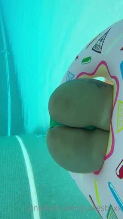 Whole lot of ass underwater