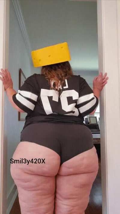Get you a thick football girl!
