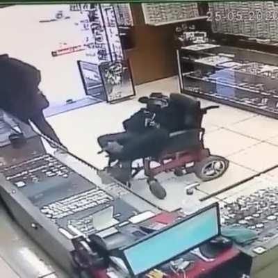 This sigma won't let his disability stop the grind. Watch how scared and confused the beta cashier gets from the sigmas superior grindset. #inspirational#octillionaregrindset