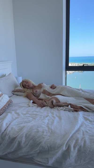 caught between dreaming and distracting, guess my tits win every time