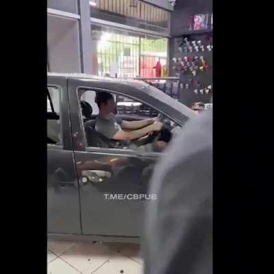 I bet the driver's controller disconnected.