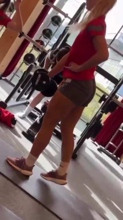 Alisha’s cheeks 😩🥵