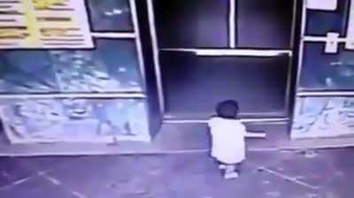 Im not sure if the mum is dumb or not but I thought the video is pretty funny