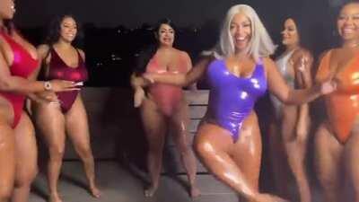 The parties I'm tryna be at 🥴