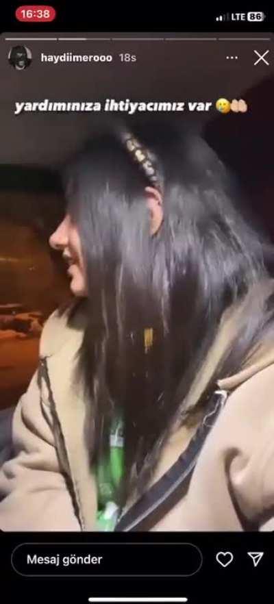 Kusura bakmayın biraz genelleme olacak ama yeni nesil kızların çoğu rezil durumda. Buna benzer çok video geziyor ortalıkta.