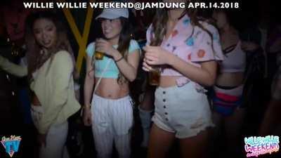 Getting down bad in Japan 🇯🇵 (🎥: GunHypeTV)