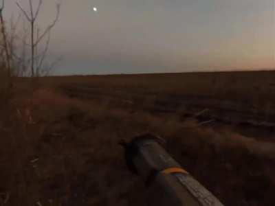 Another video by the Ukrainian warrior who, from a trench, repelled the Russians attack