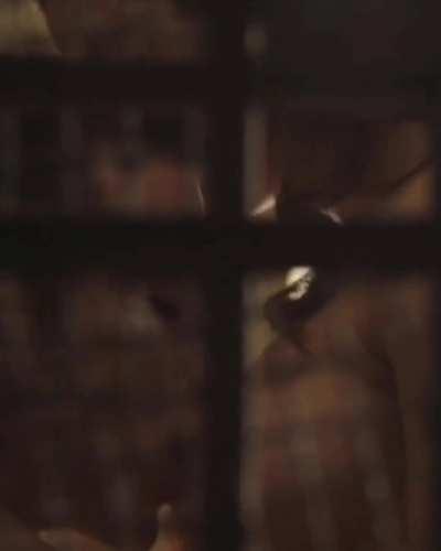 [Topless] María Pedraza in Amar (2017)