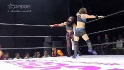 Jamie Hayter kicked in the crotch by Mayu Iwatani