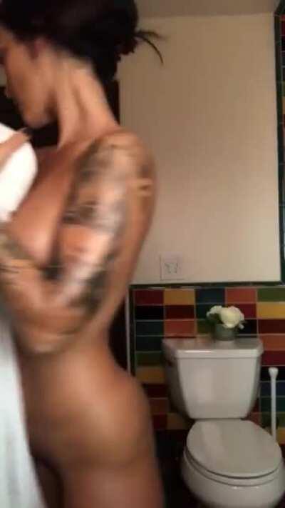 Kayla Lauren loves to tease