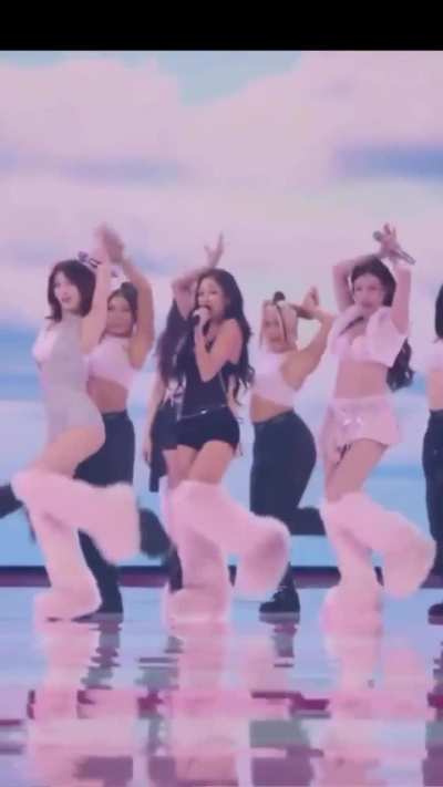 Jihyo at Victoria's Secret Fashion Show - 251016