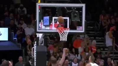 [Highlight] KD walks into the most open 3pt he's ever seen in his life against the #1 defense and then stifles the Stifle Tower on the other end