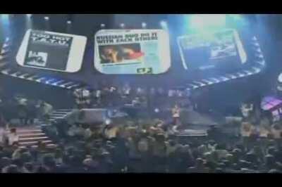 An amazing, lively show that made my night. t.A.T.u live at the MTV movie awards 2003