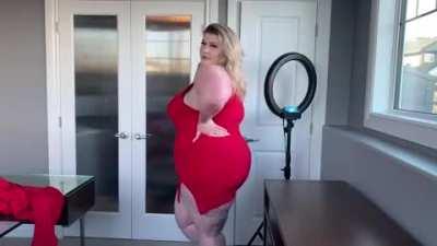 What do you think she weighs? 😍😍😍😍😂😂😂❤️❤️❤️