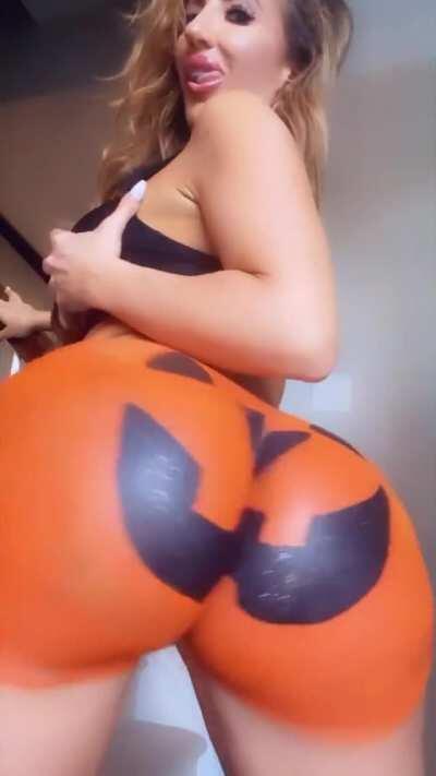 Pumpkin Booty 🎃