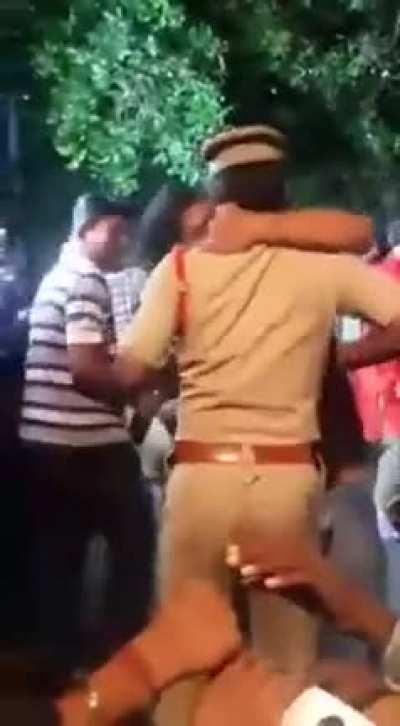 Drunk guy kisses cop while dancin (and he's okay with it) 💀