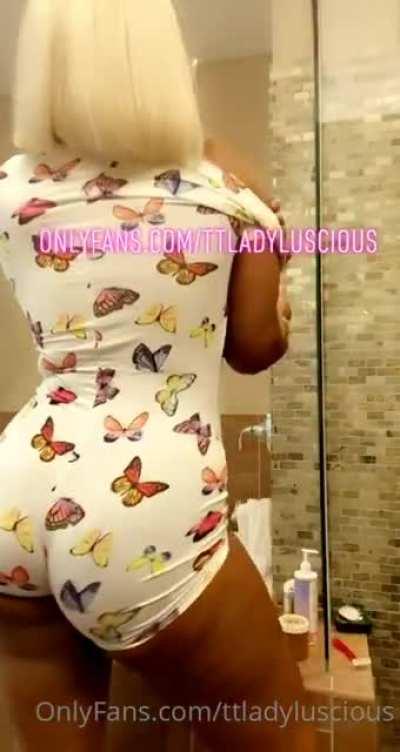 All She Gotta Do Is Show That 🐱