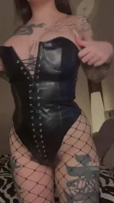 looks like you need a latex goddess