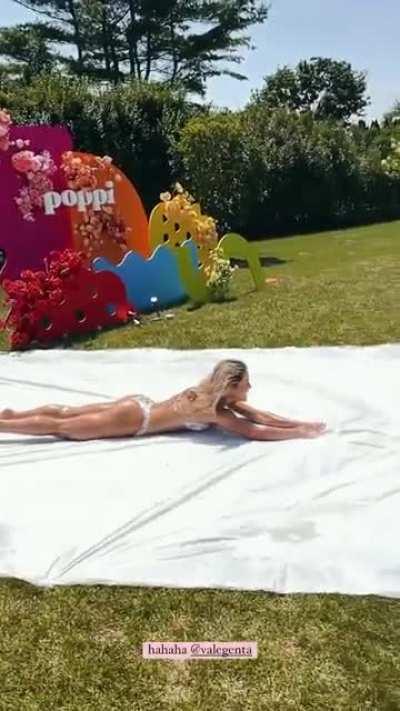 Slidin and that 🍑