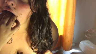 (F) The smell and taste make me moan everytime 🔥