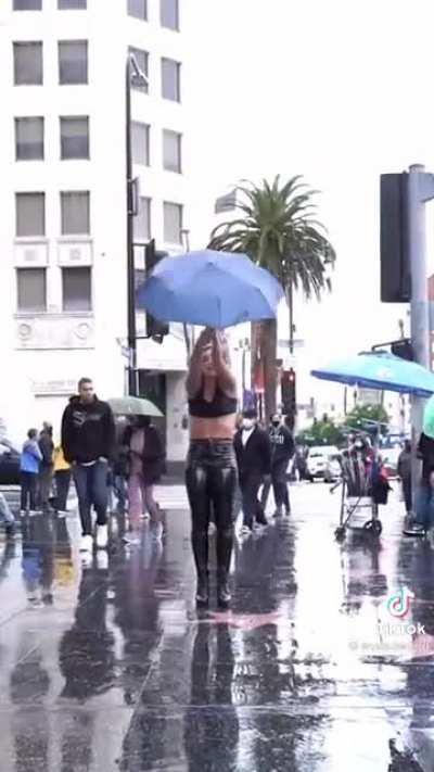 Feel sorry for the people in LA who have to endure people like her blocking sidewalks/streets for a tiktok video.