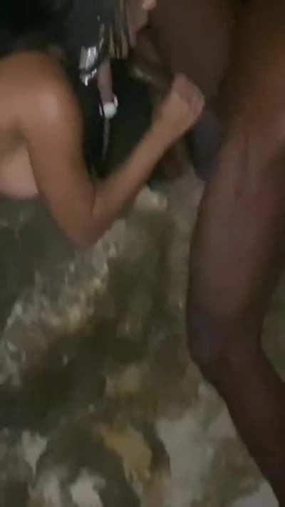 [FMMM] Fucking with several guys in one beach