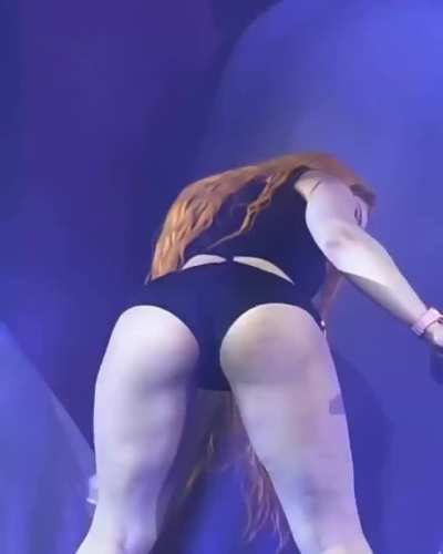 She still bad tho🤷🏾‍♂️🤷🏾‍♂️