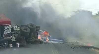 Truck plows into another accident - South Africa