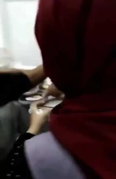 Senin din kardeşini sikiyim orospu çocuğu.