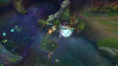 Random Leona flash jukes Faker in korean soloq