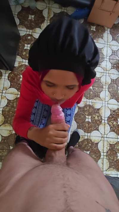 Mariah spitting and sucking on my dick