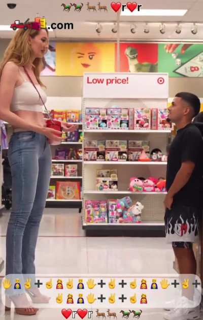 Absolute units of a 7ft woman