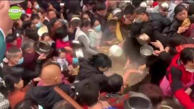 Just your avg day in Zhongguo