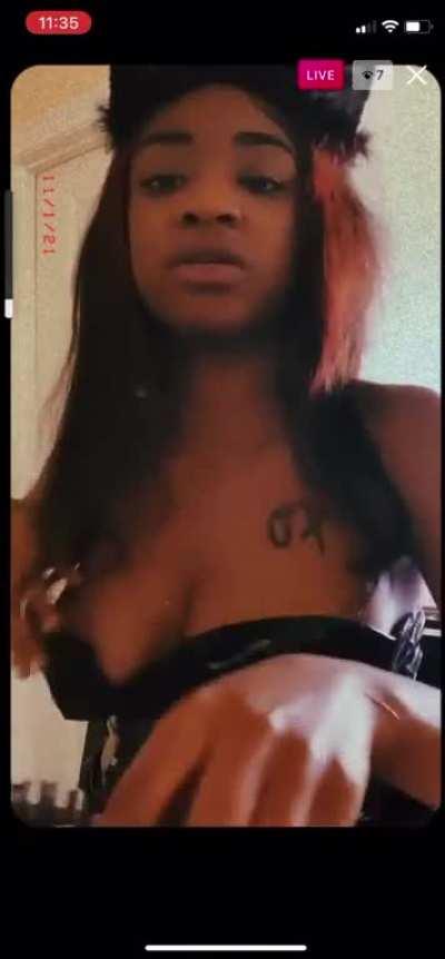 Fab.nay nipple slips out live ð³