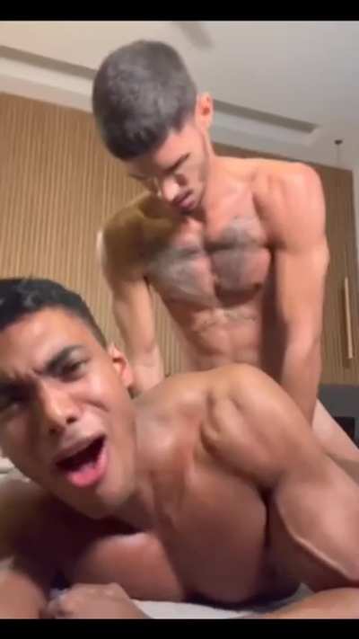 Hard service ends with sweet kiss