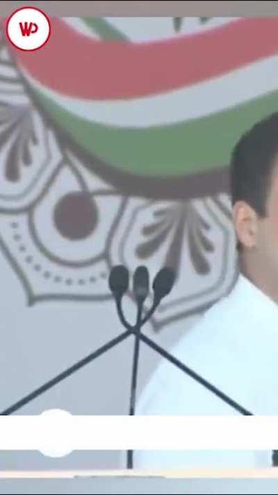 Aage se nahi, peeche se - Pappu said it.