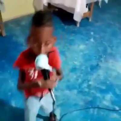 El comportamiento del chat cuando thorgod aparece🙏