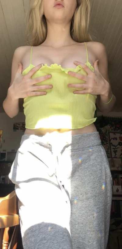 you guys always make me blush so i'm here to grace you again with a drop🥰