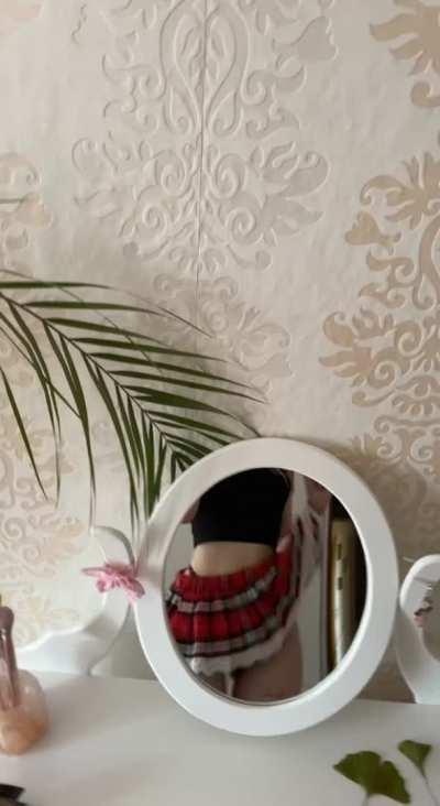 My skirt is too short to cover my ass