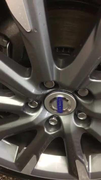 I wash cars at a dealership and r/justrolledintotheshop said y’all would dig this