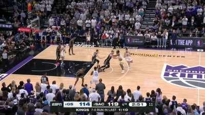 [Highlight] Domantas Sabonis with a powerful dunk late in the 4th quarter. (Fox assists)