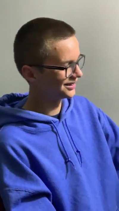 Cuando descubres que tu novia virtual es tu amigo