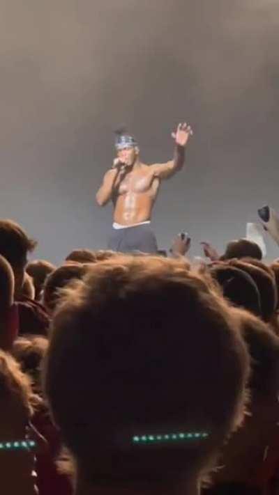 KSI touching tribute to The Queen