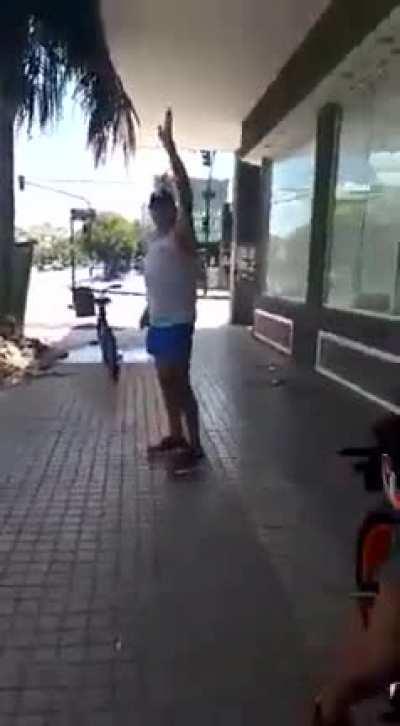 Hombre amenaza a una mujer en pleno centro de la ciudad de Resistencia: 