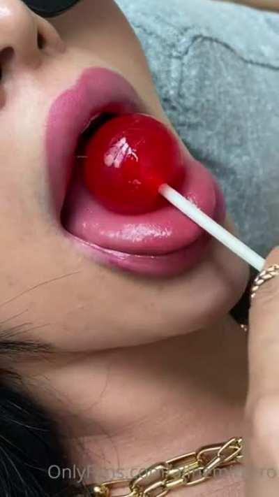 Aline Mineiro 🍑🍑🥰😍🙌🙏 NSFW